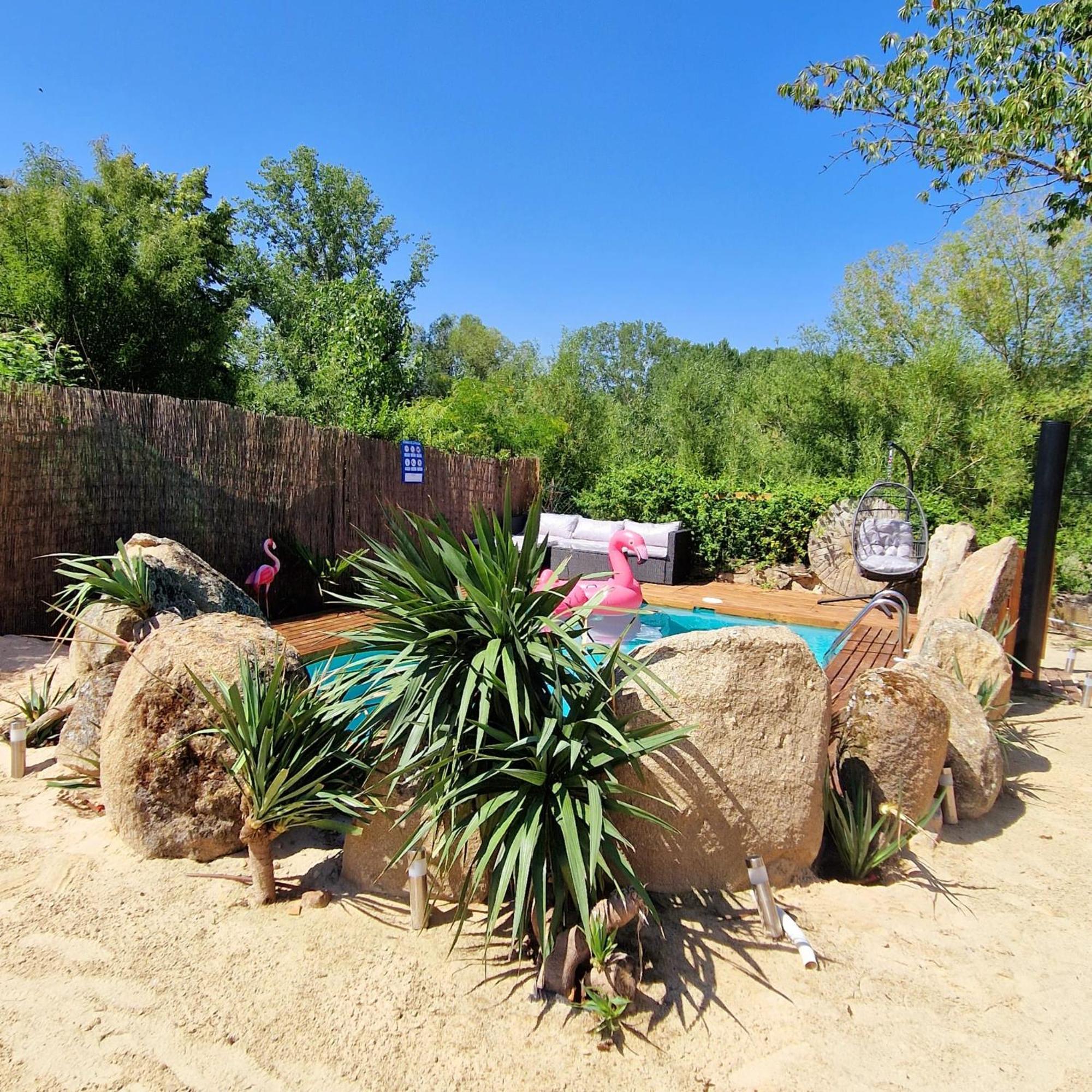 Complejo Oasis Beach Sobre El Rio Huerta  Exteriör bild