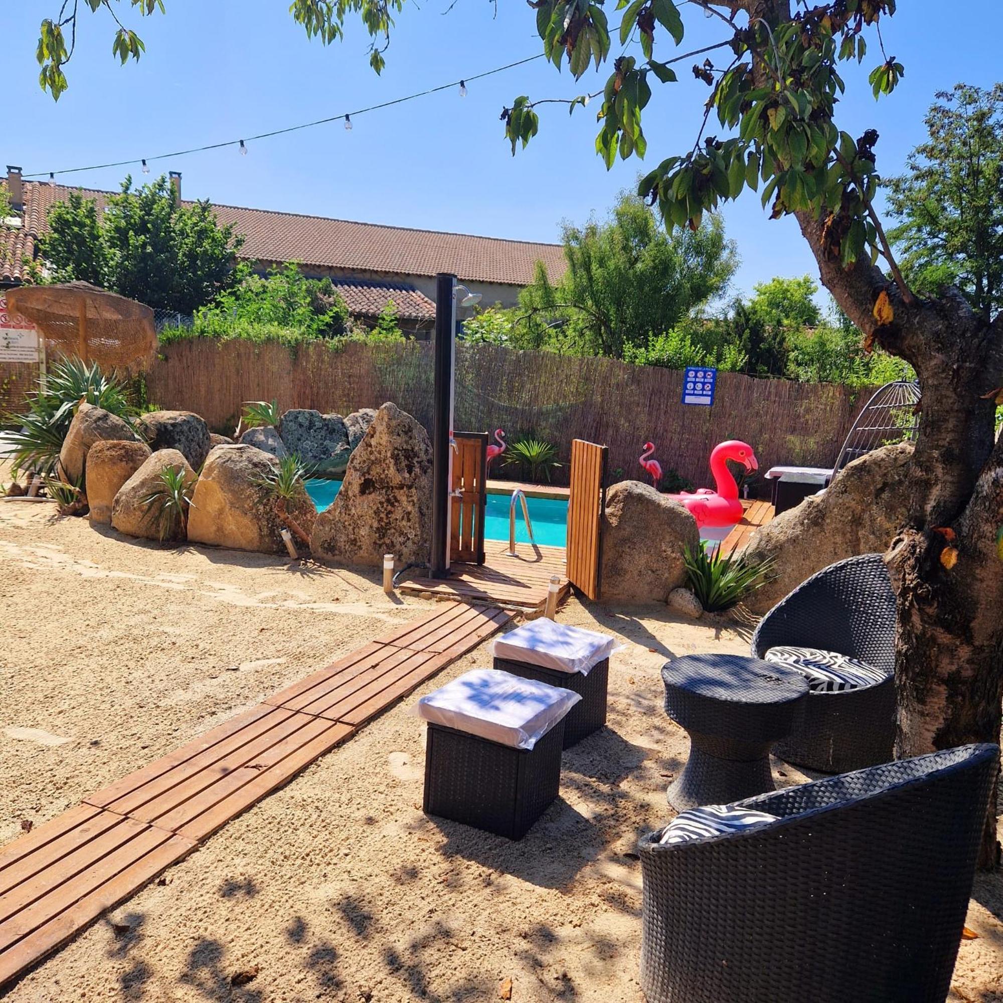 Complejo Oasis Beach Sobre El Rio Huerta  Exteriör bild