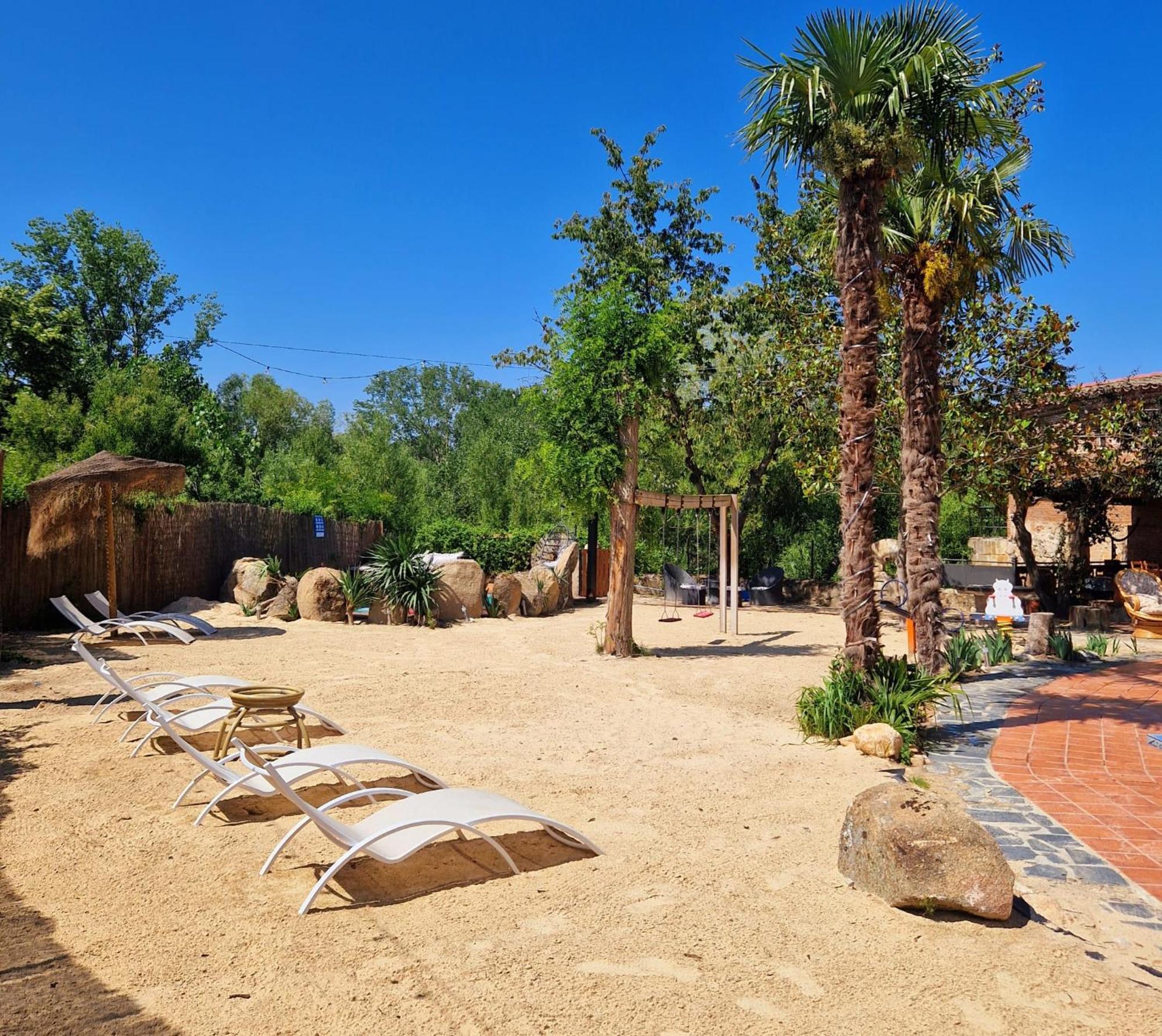 Complejo Oasis Beach Sobre El Rio Huerta  Exteriör bild