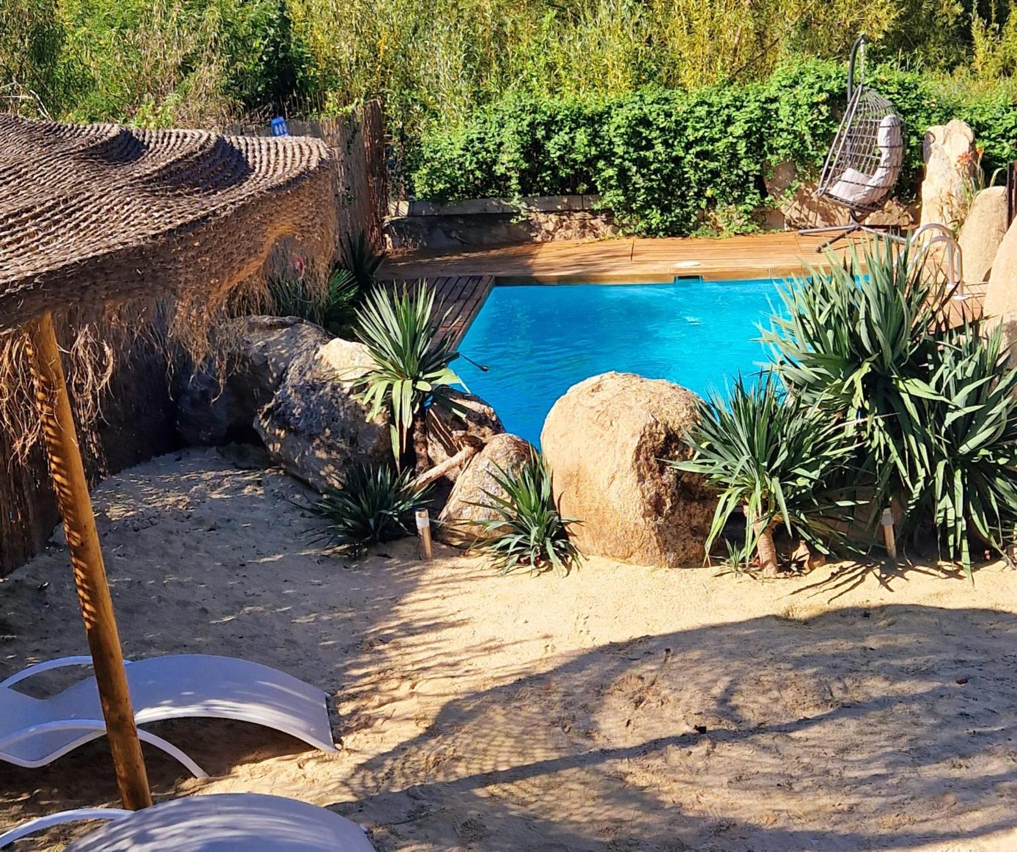 Complejo Oasis Beach Sobre El Rio Huerta  Exteriör bild